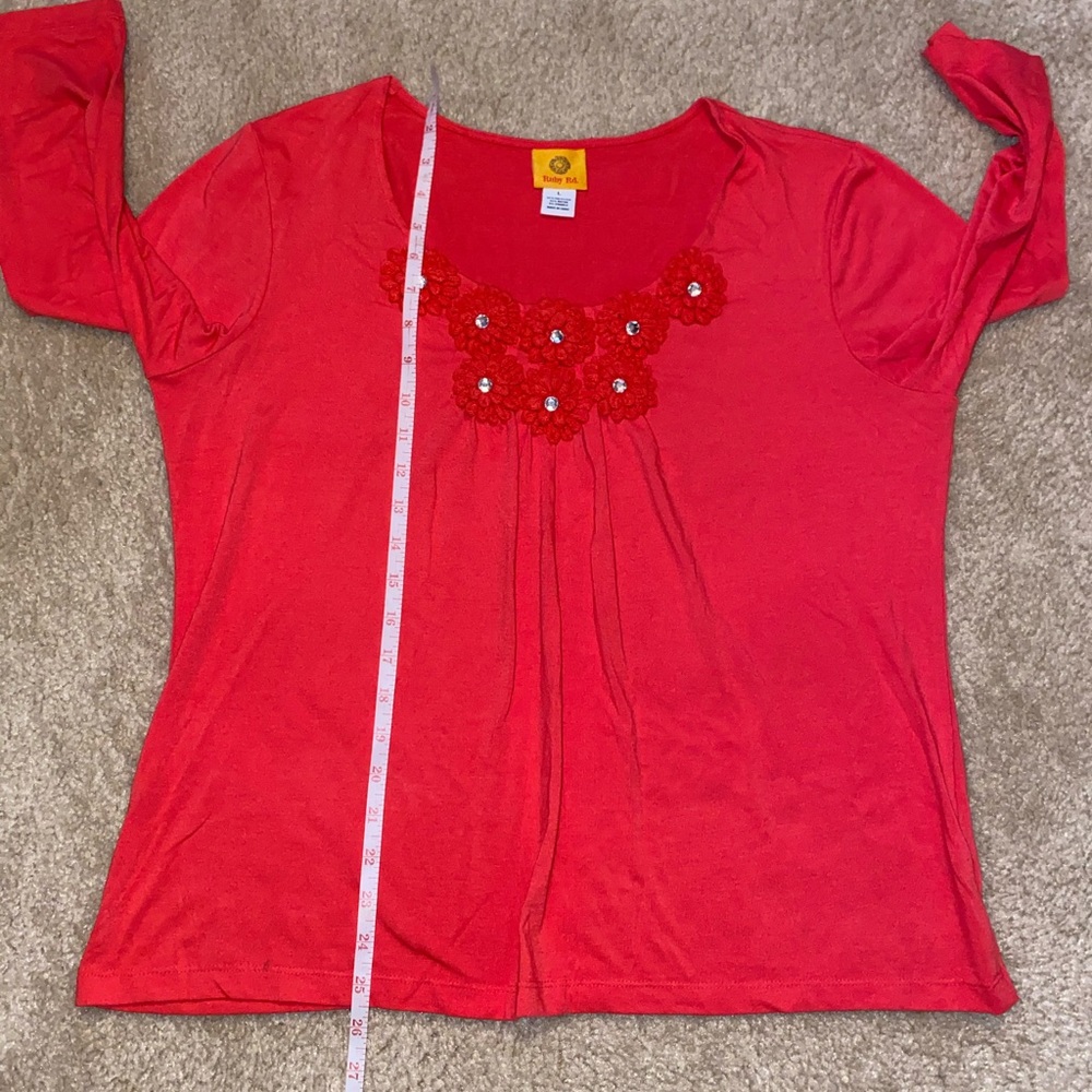 🌺Ruby Rd Beautiful Floral Accent Top🌺 - Picture 9 of 9